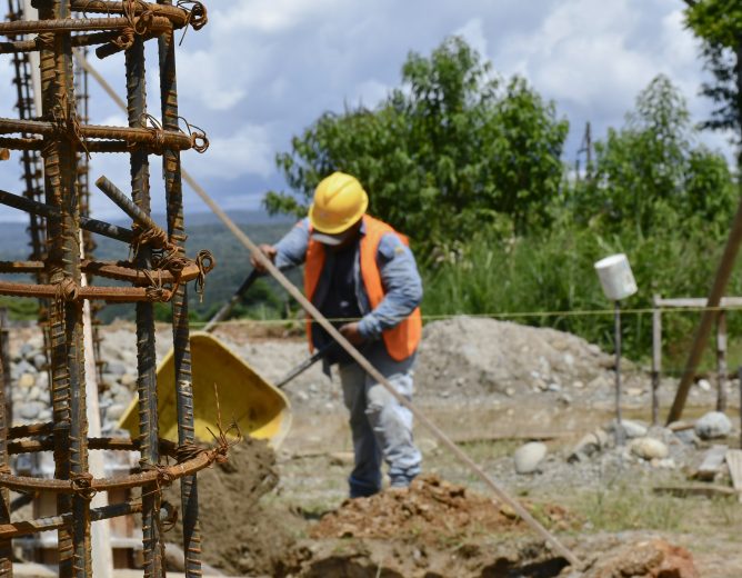 MUNICIPIO DE EL PANGUI CONSTRUYE CENTRO RECREATIVO EN SAN ROQUE